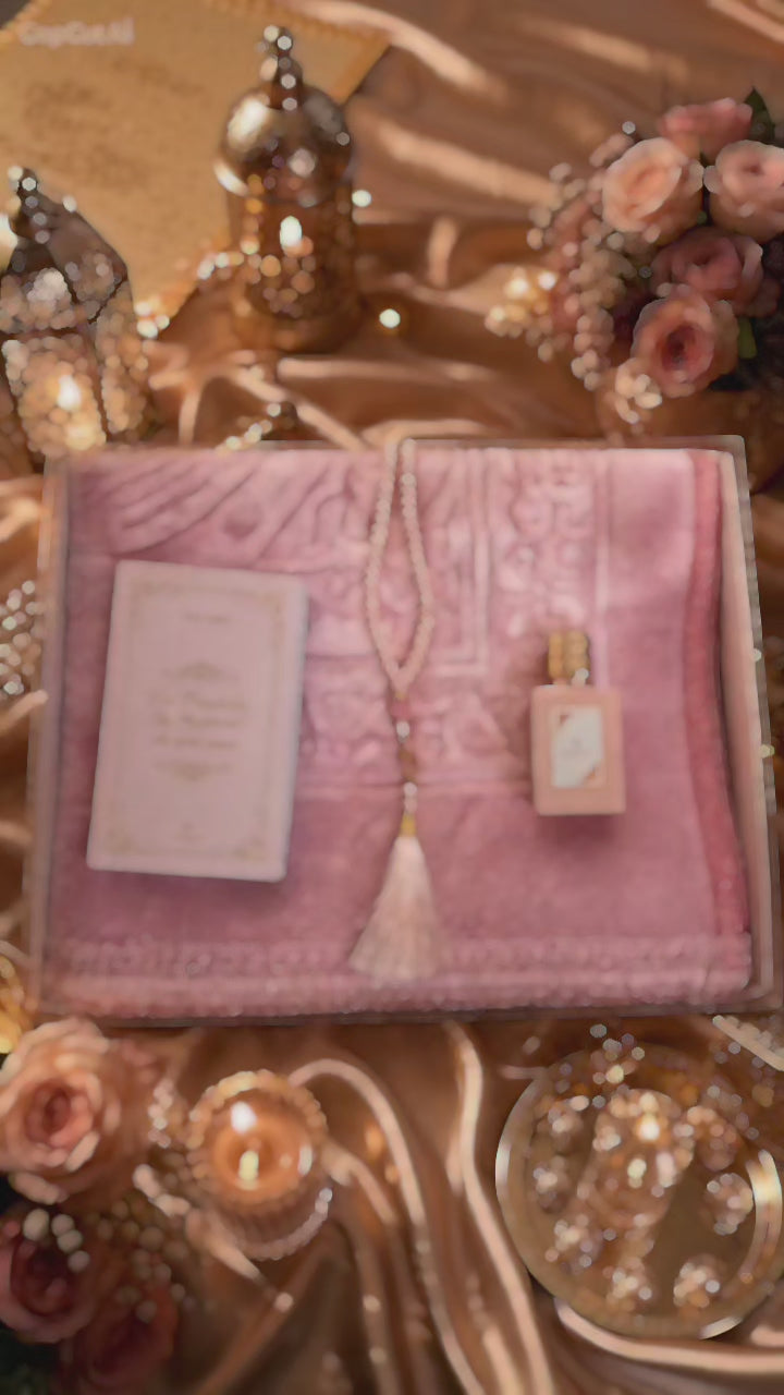 Coffret Tapis de Prière Rose Personnalisable – Citadelle du Musulman – Tasbih & Parfum