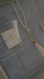 COFFRET CADEAU MUSULMAN PERSONNALISÉ – TAPIS + ACCESSOIRES