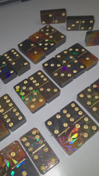 Dominos holographiques artisanaux avec coffret en bois