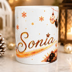 Mug de Noël personnalisé avec prénom – Bonhomme de neige & décor féerique – Tasse cadeau 300 ml