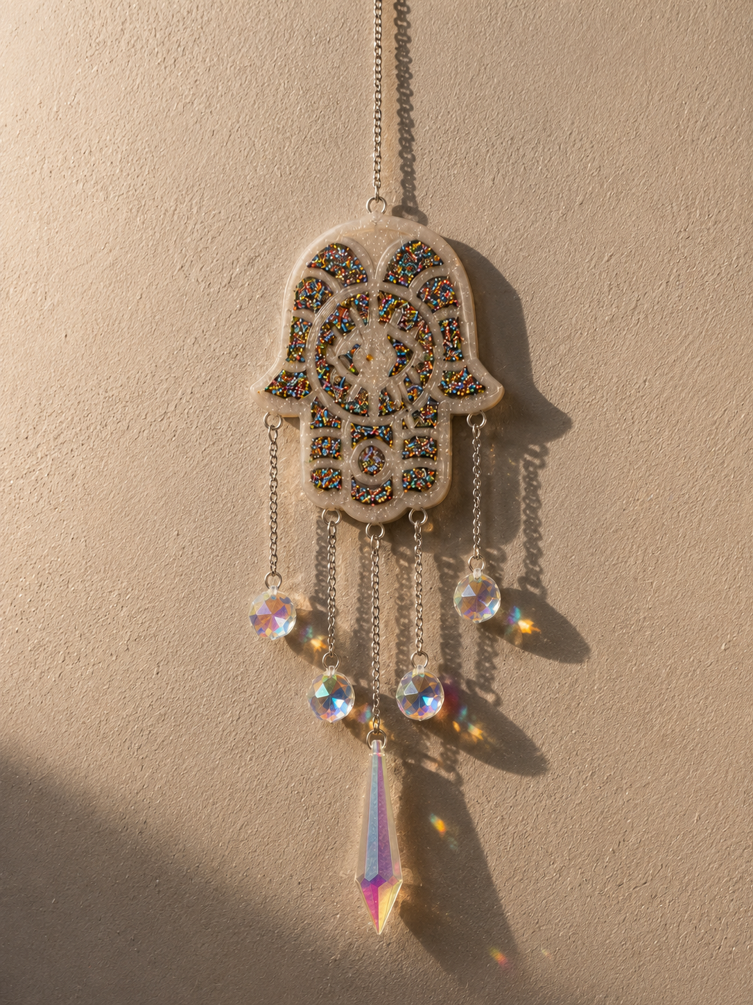 Suspension Murale Main de Fatma en Résine – Attrape Soleil Oriental Chic