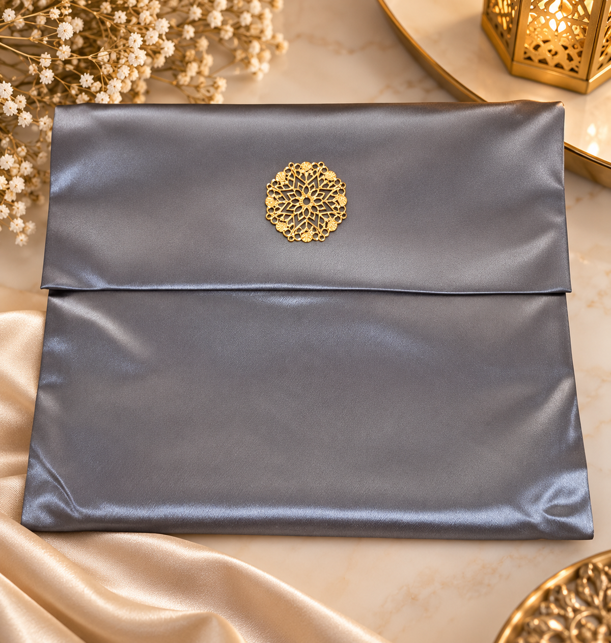 Coffret de prière musulman gris perle & doré – Tapis, Tasbih & 99 Noms d’Allah
