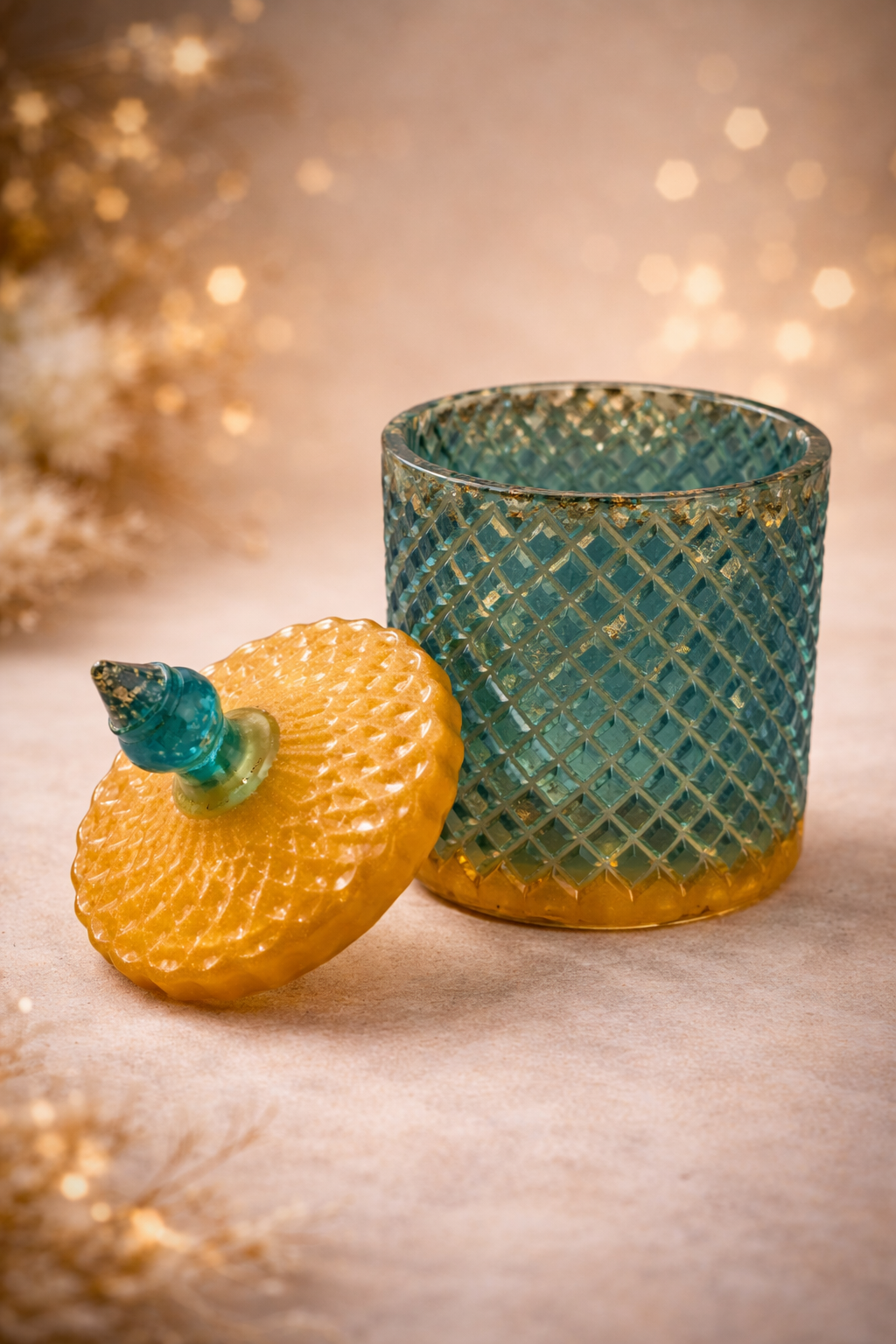 Pot décoratif en résine – Effet verre turquoise & or