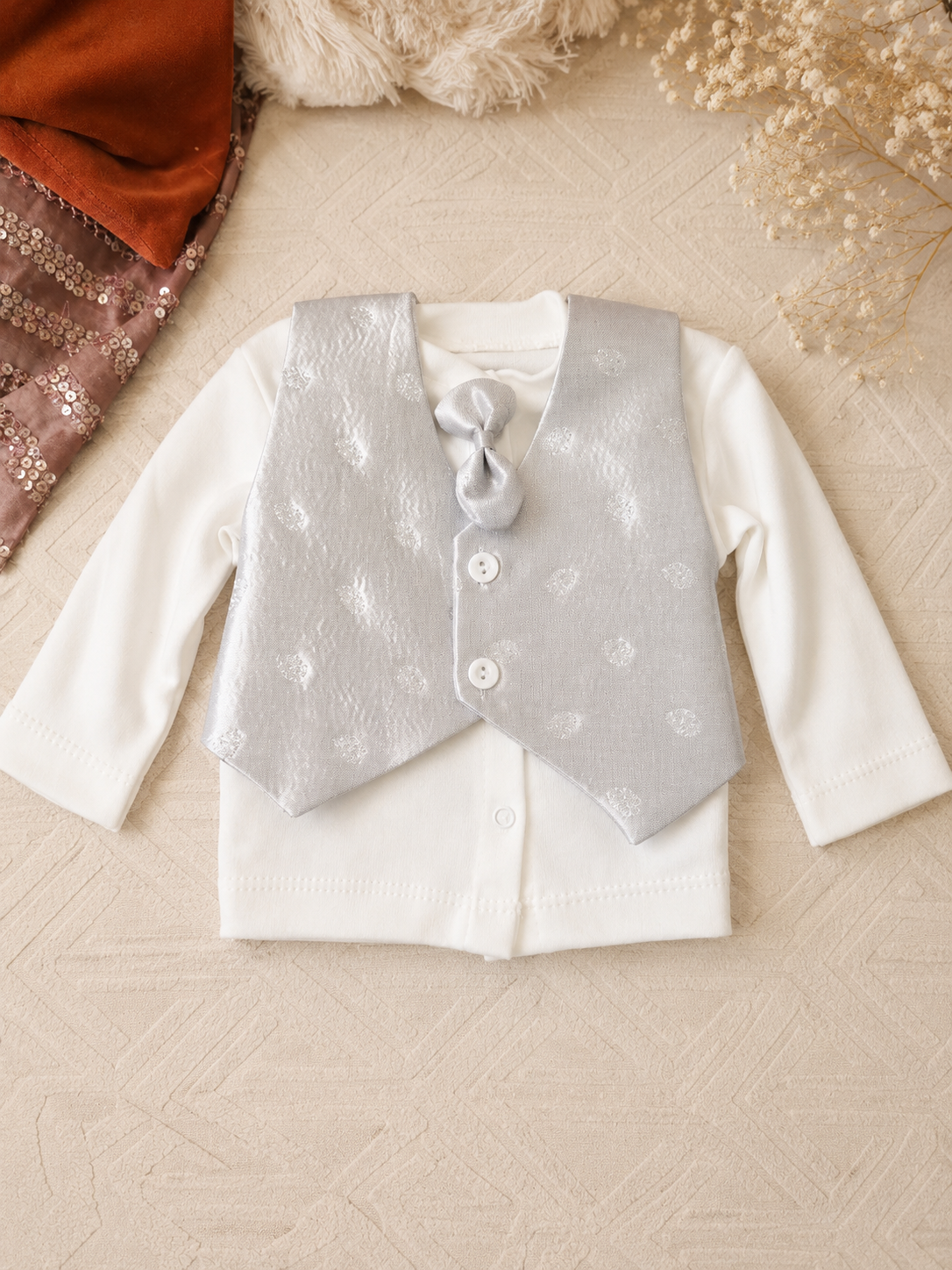 Coffret naissance bébé garçon 6 pièces – Blanc & Argent – Tenue de cérémonie
