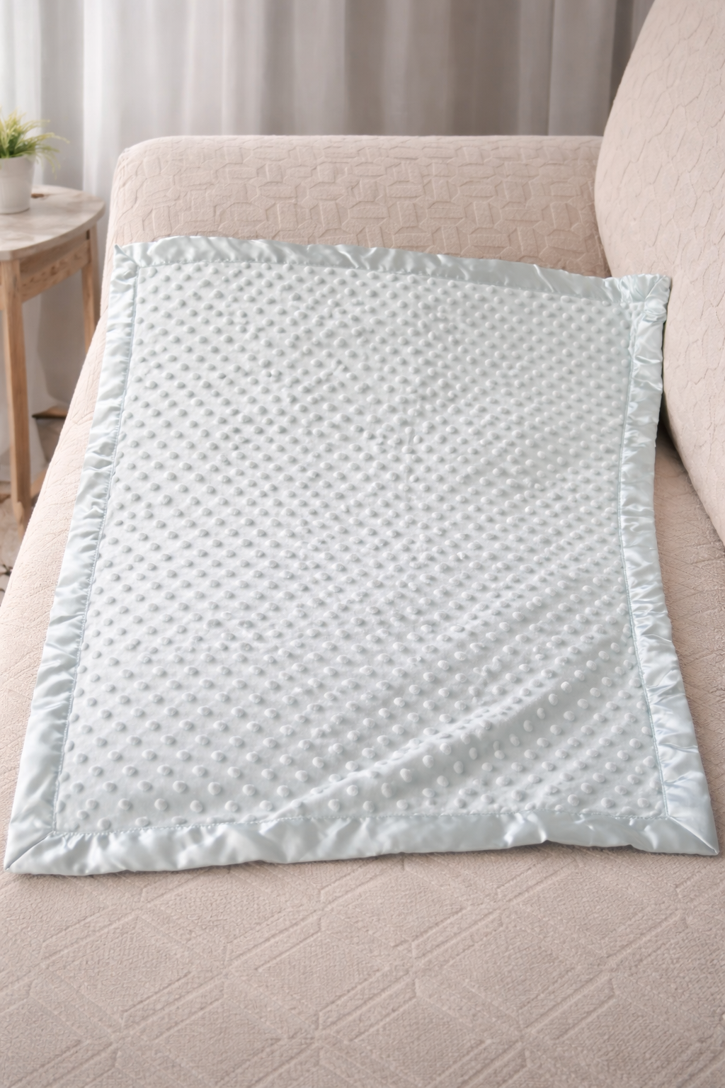 Coffret douceur naissance – Doudou lapin & couverture minky vert Sauge Personnalisable