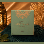 Coffret Prière Luxe Personnalisable – Tapis 110x70cm, Citadelle du Musulman, marque page artisanal en résine & Musc Tahara Pistache 12ml