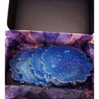 Set de 4 Dessous de Verre Géode Bleu – Résine Époxy Effet Cristal – 11 cm – Idée Cadeau Chic