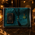Coffret cadeau islamique – Tapis de prière vert & porte-clé artisanal en résine | Personnalisable ✨