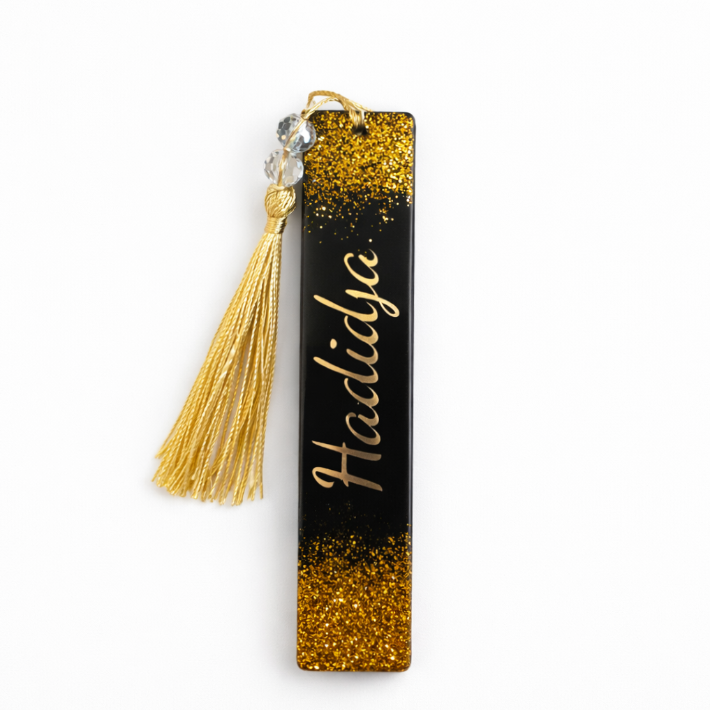 Marque-page Noir et Or personnalisé en résine – prénom au choix