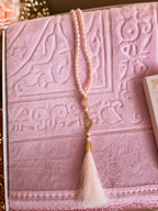 Coffret Tapis de Prière Rose Personnalisable – Citadelle du Musulman – Tasbih & Parfum