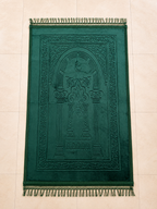 Coffret cadeau islamique – Tapis de prière vert & porte-clé artisanal en résine | Personnalisable ✨